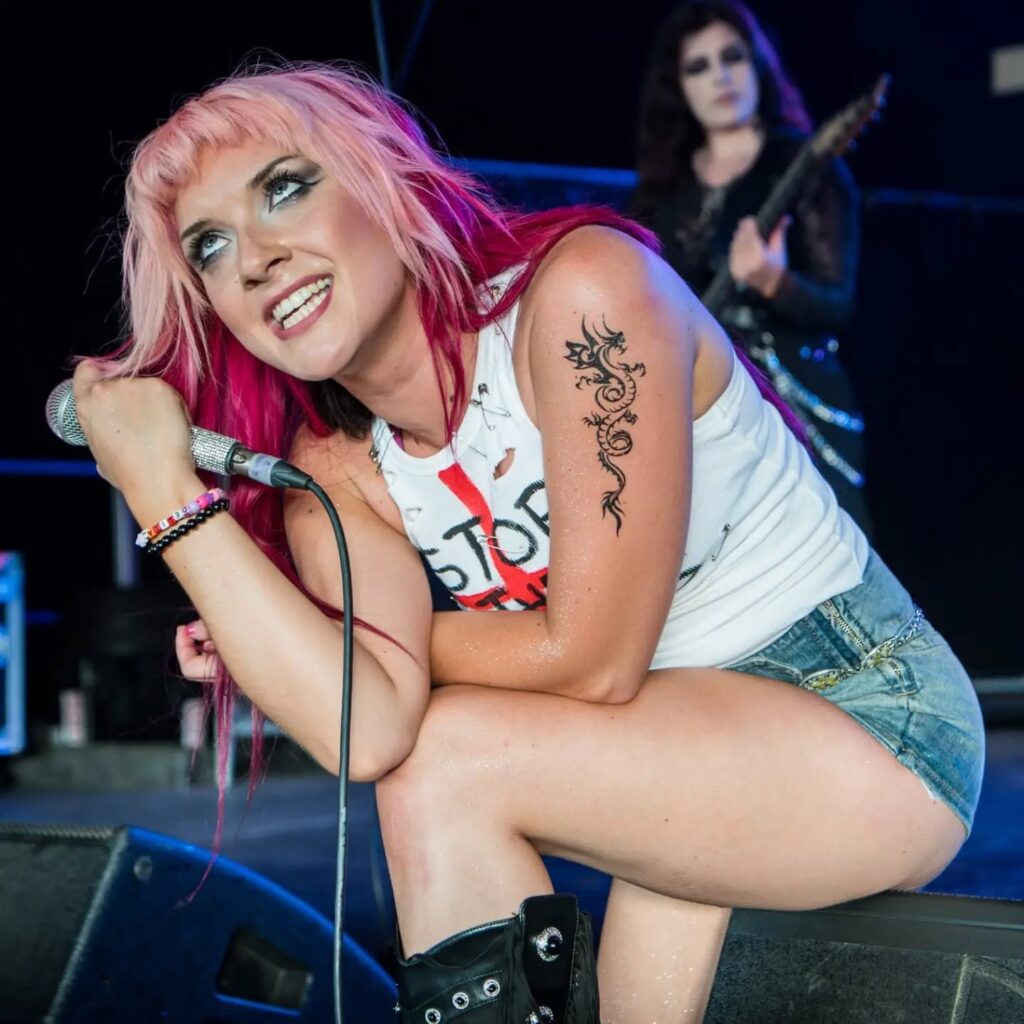 @delilahbonofficial - @2000trees_festival 2026 (Thu)