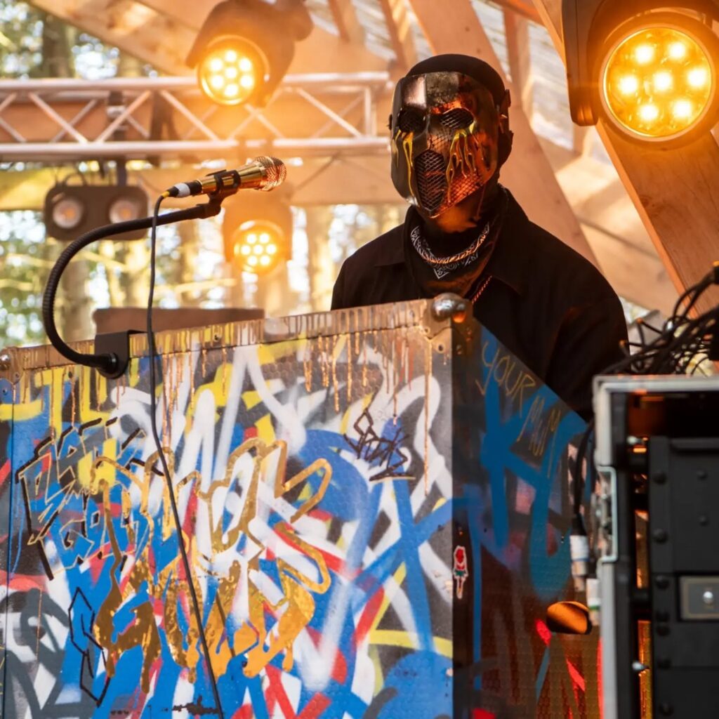 @thisishyphen - @2000trees_festival Forest Stage (Wed) @thisishyphen - @2000trees_festival Forest Stage (Wed) @thisishyphen -…
