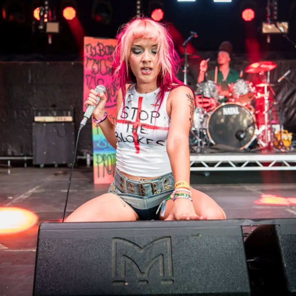 @delilahbonofficial - @2000trees_festival 2026 (Thu)
