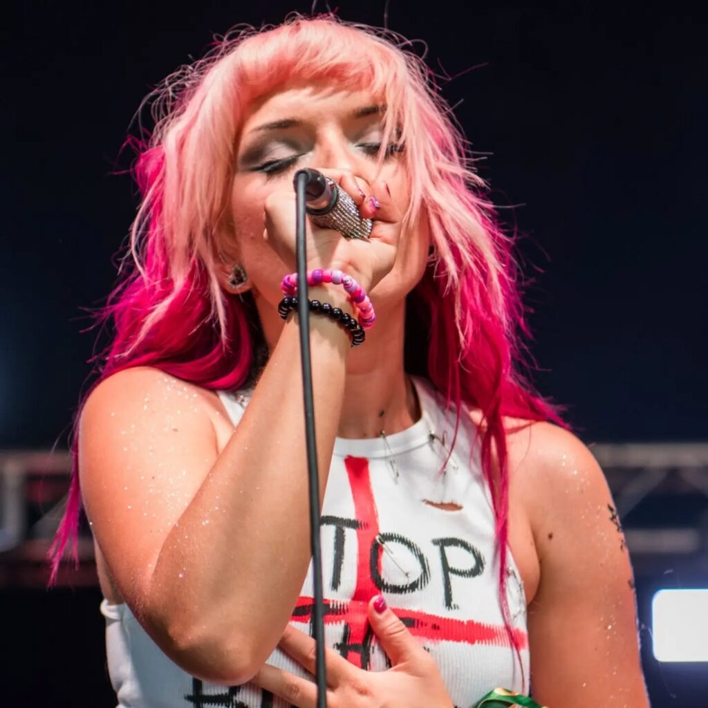 @delilahbonofficial - @2000trees_festival 2026 (Thu)