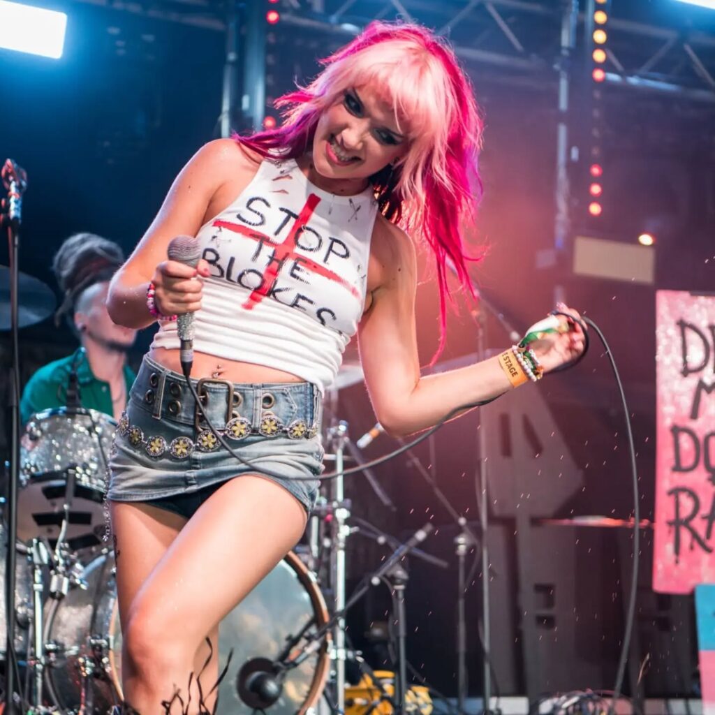 @delilahbonofficial - @2000trees_festival 2026 (Thu)